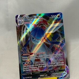 Glaceon VMAX 041/203 SWSH07: Evolving Skies Ultra Rare Pokemon Card